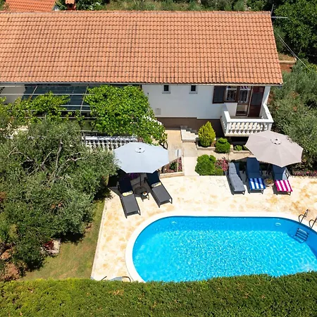 Pine Zadarvillas فيلة *