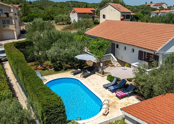 Pine Zadarvillas * קוקליצ'ה