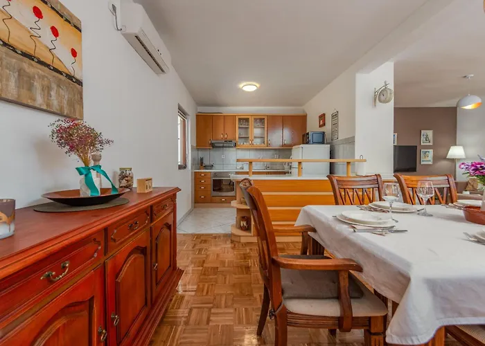 Pine Zadarvillas * קוקליצ'ה