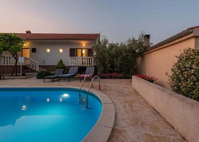 Pine Zadarvillas קוקליצ'ה