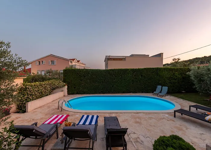 וילה Pine Zadarvillas קוקליצ'ה